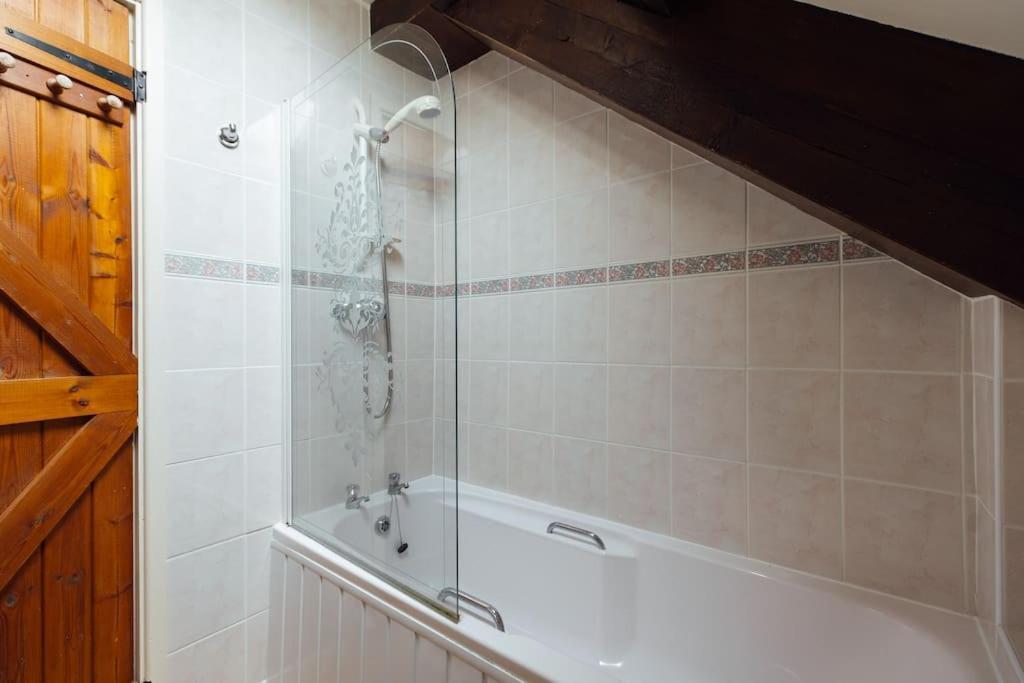 Barn Cottage - Family-Friendly Cottage With Heated Indoor Pool Haverfordwest Exterior photo